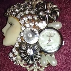 A beautiful Bonallo watch pin